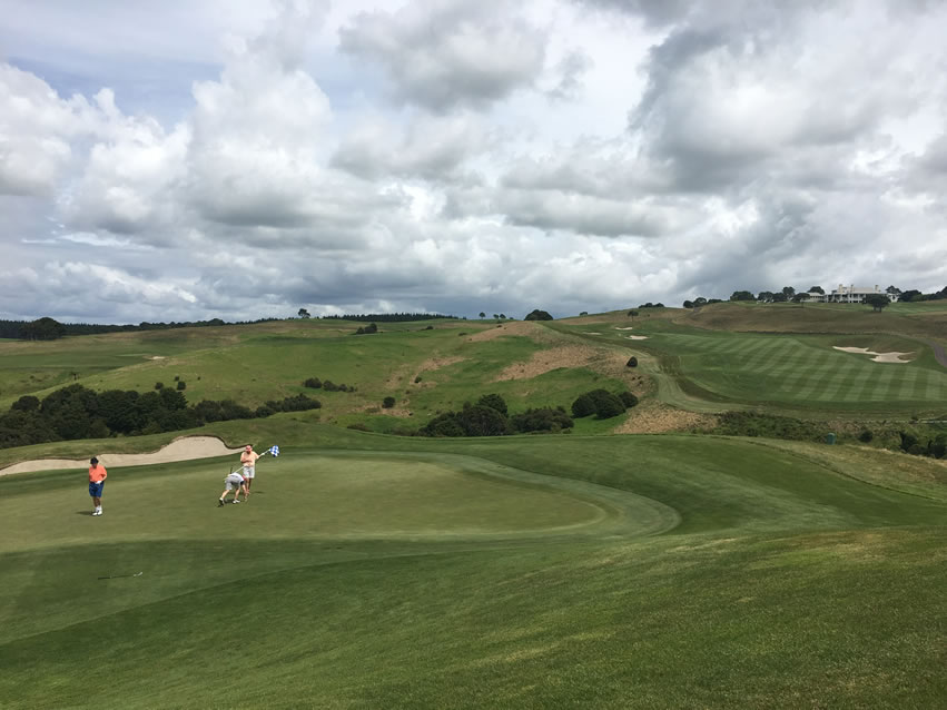 <h2>2018 New Zealand & Australia Golf Cruise</h2>13 Nights | 5-6 Rounds | Auckland to Sydney | February 22 – March 7